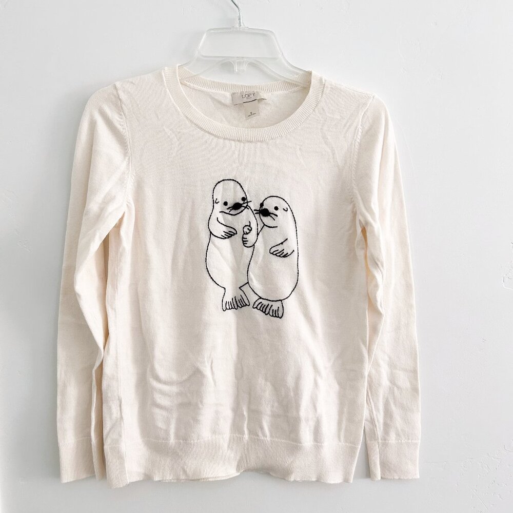 🍃 EUC 🍃 LOFT Cream White Crewneck Sweater with Cute Seal Graphic Cotton/Wool